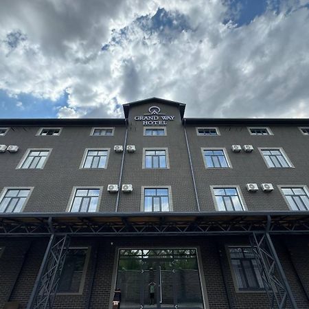 Grand Way Hotel Тараз Екстер'єр фото