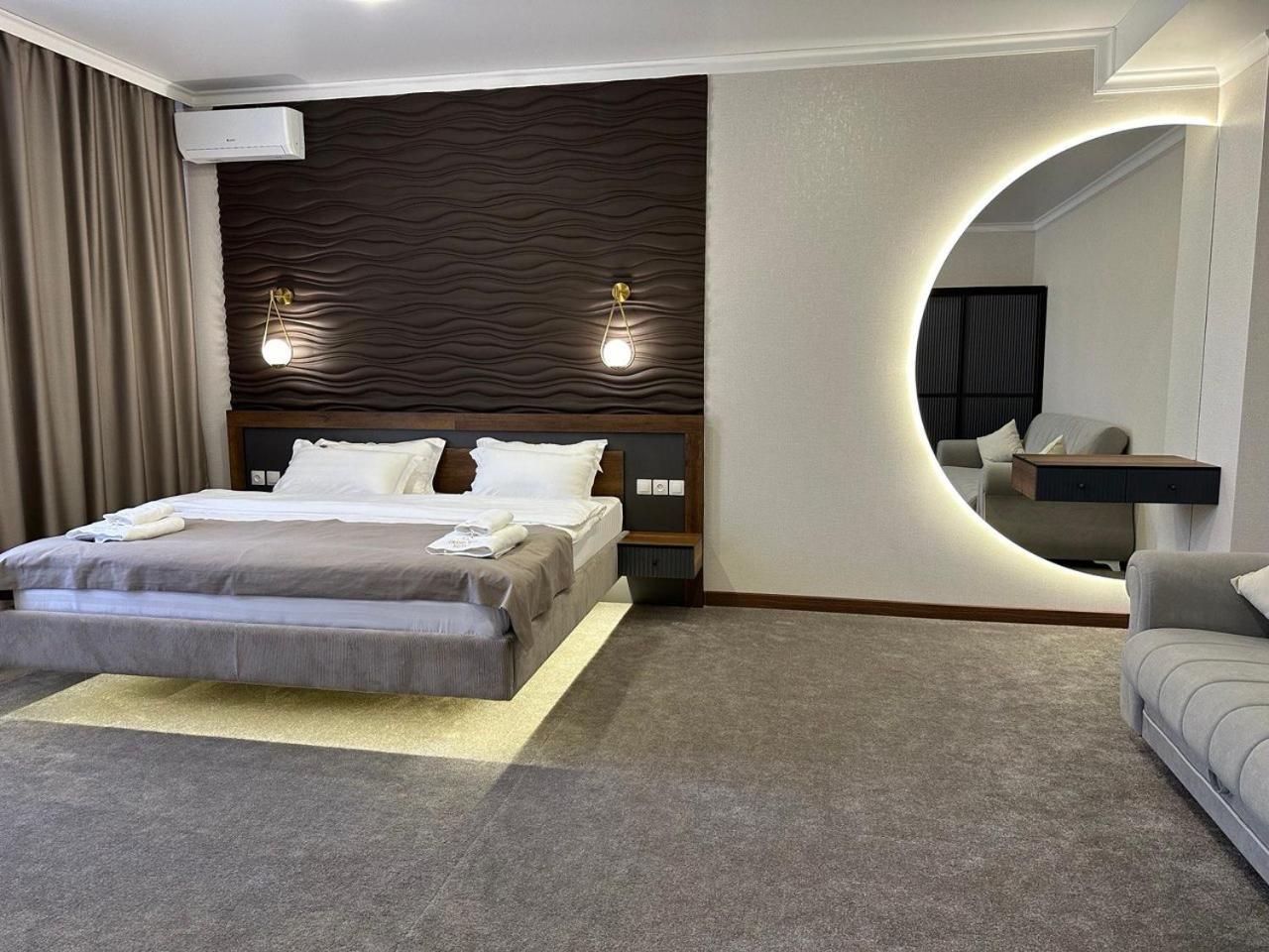 Grand Way Hotel Тараз Екстер'єр фото