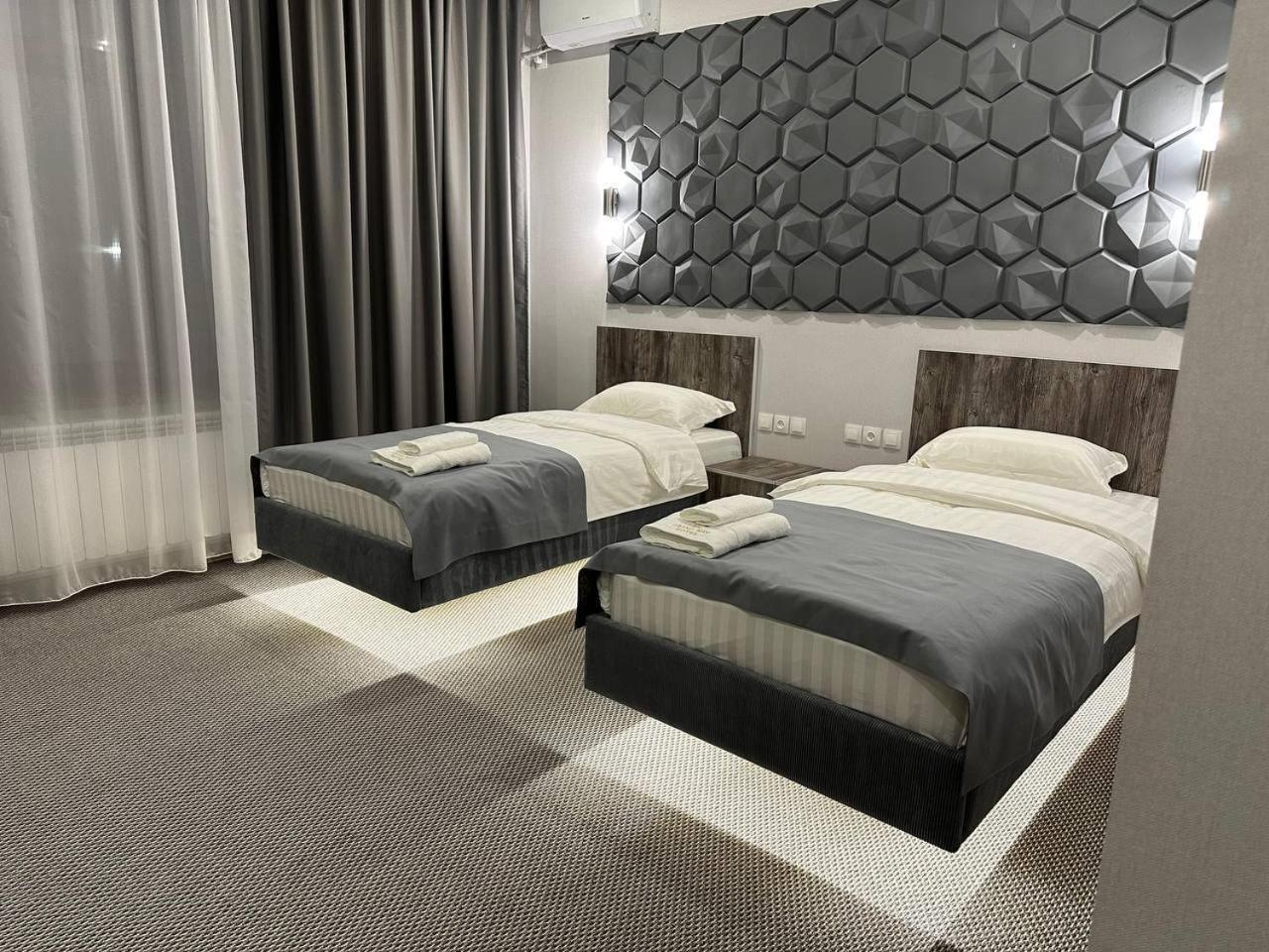 Grand Way Hotel Тараз Екстер'єр фото
